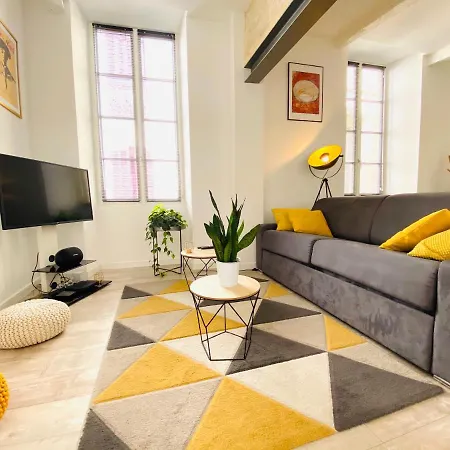 Feel@home Nemausus « Le 4 » * Nimes
