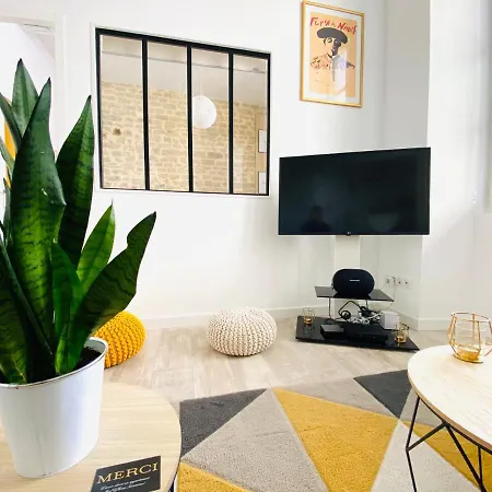 Feel@home Nemausus « Le 4 » *