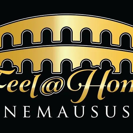 Feel@home Nemausus « Le 4 » شقة *