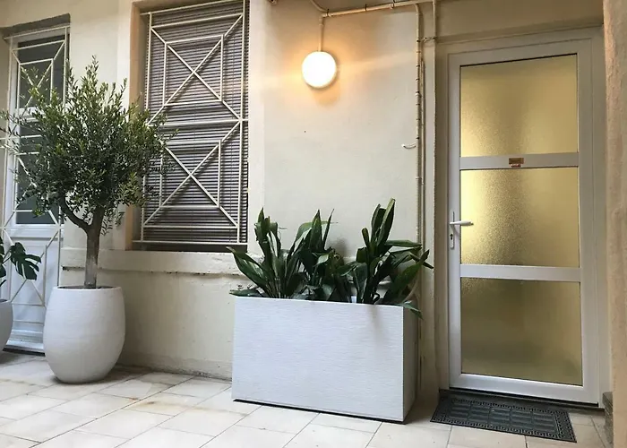 Feel@home Nemausus « Le 4 » Apartament *