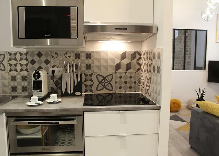 Feel@home Nemausus « Le 4 » *